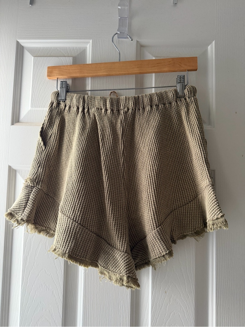 High-Waist Waffle Knit Frayed Shorts — Olive - Picture 3 of 5